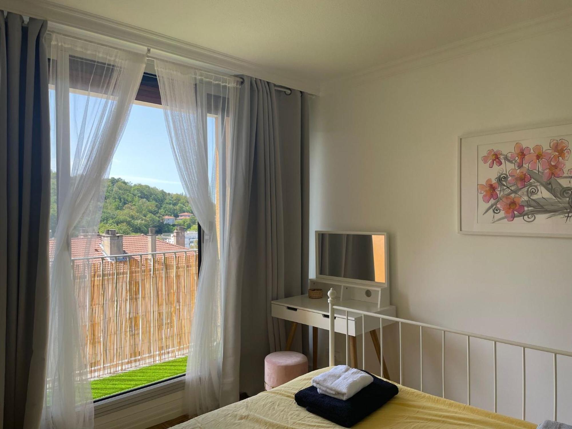 Bergson Top - Appart 80M2, 2 Grandes Chambres, Entierement Renovee Et Equipee, Lumineux, Wifi, Balcon, Calme, Vue Imprenable Saint-Etienne  Exterior photo